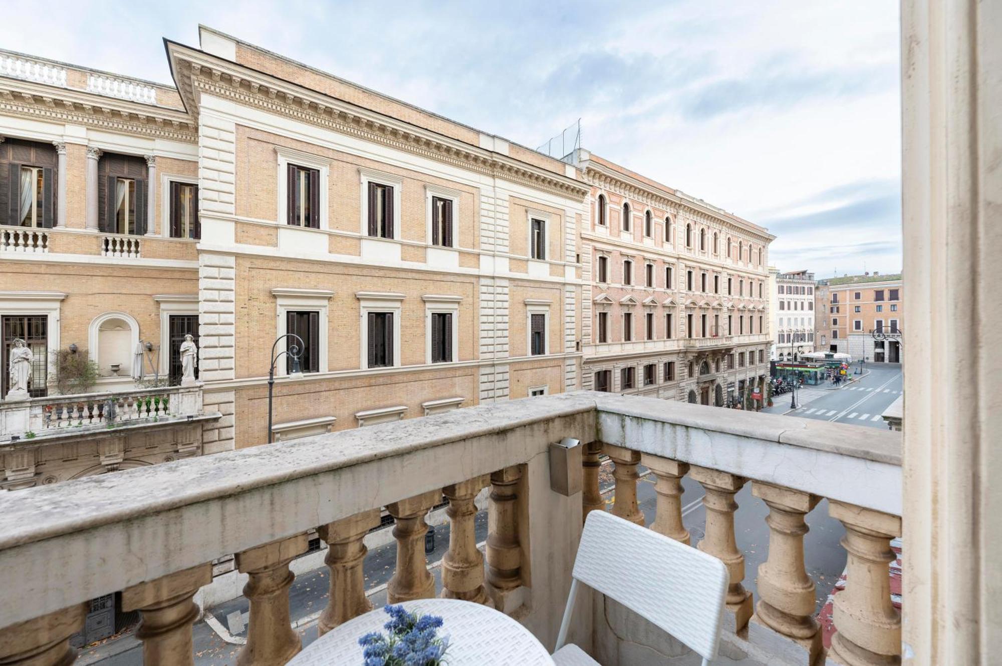 Vanity Navona Hotel