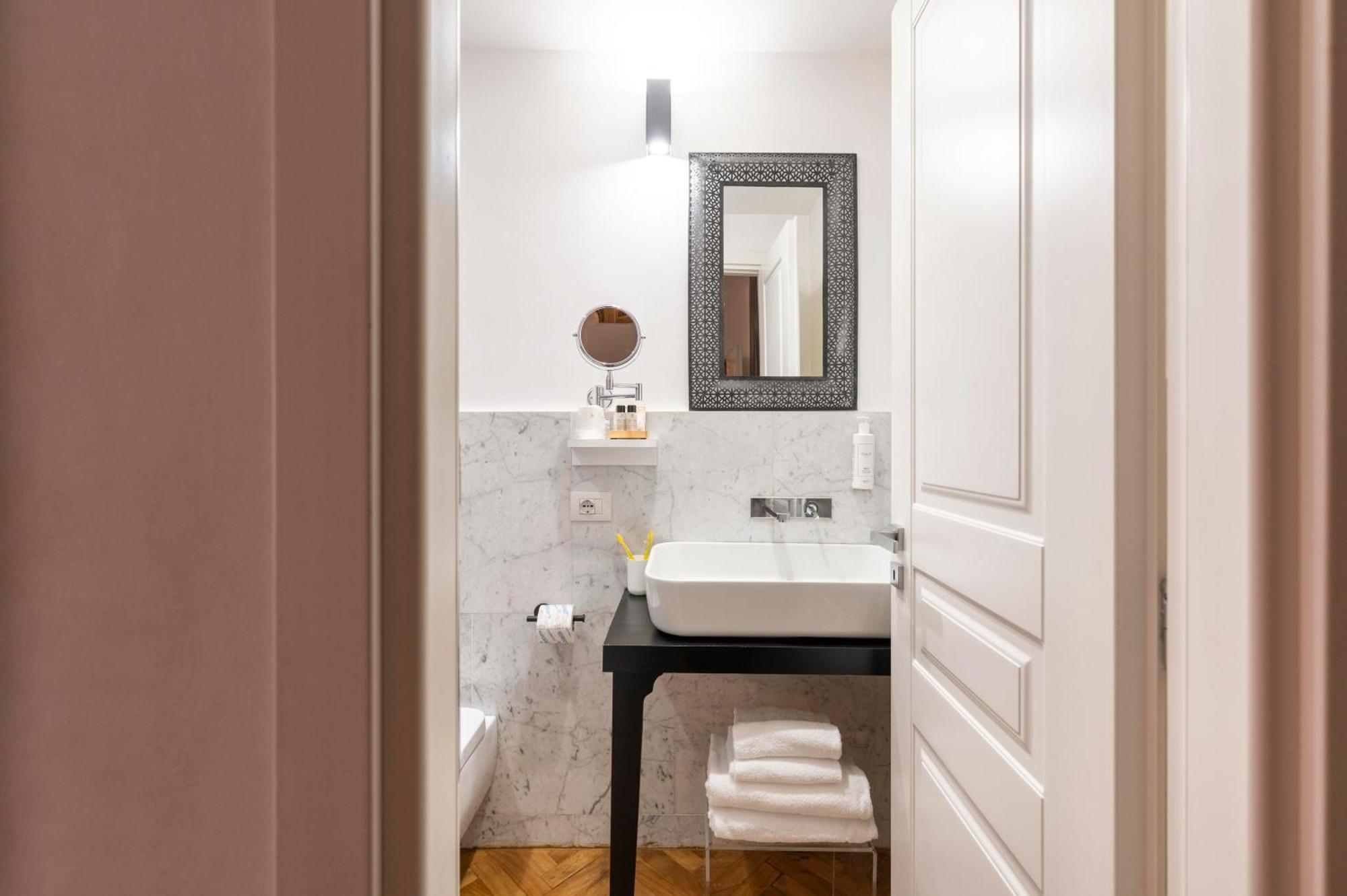 Vanity Navona Hotel 2*