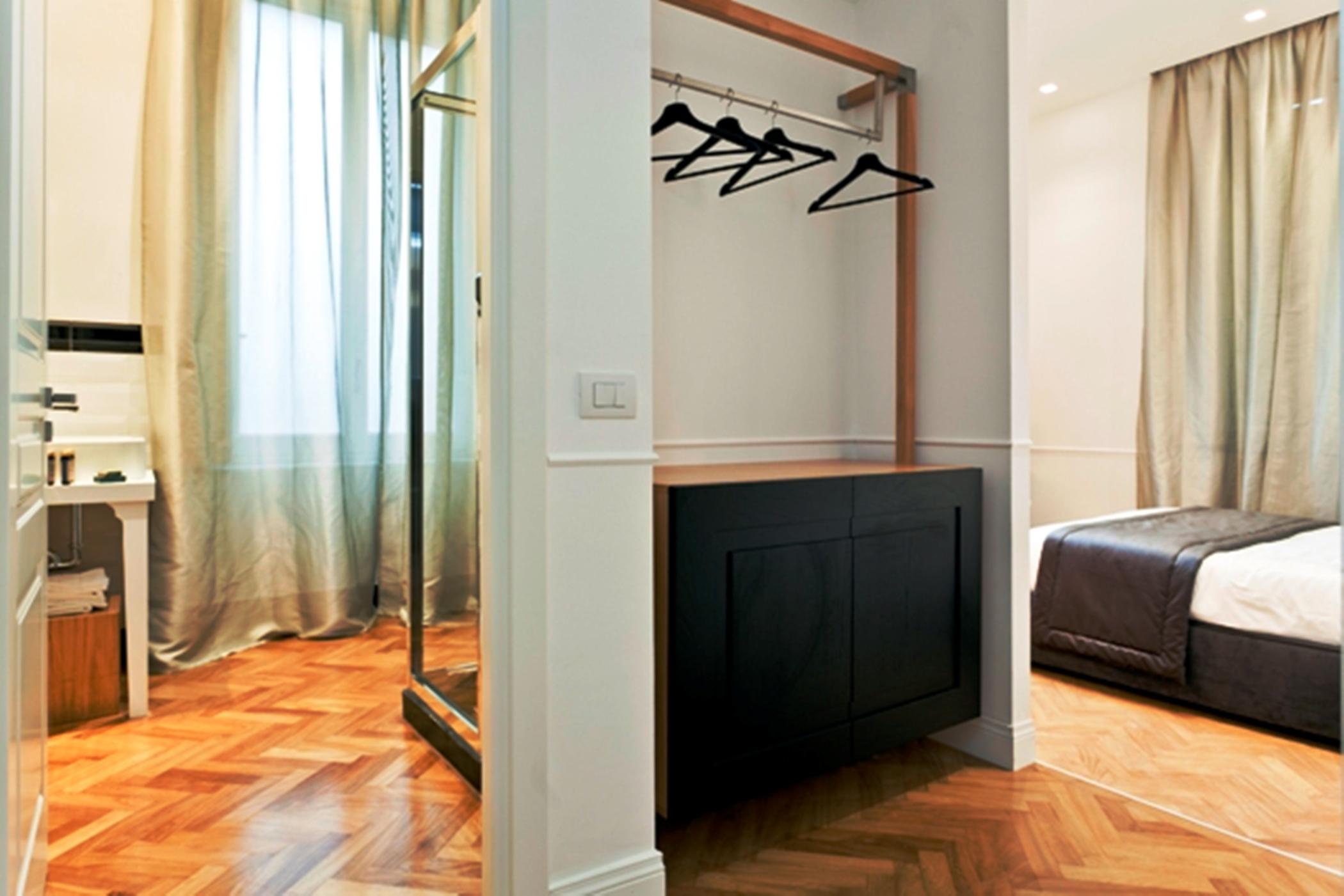 Vanity Navona 2*